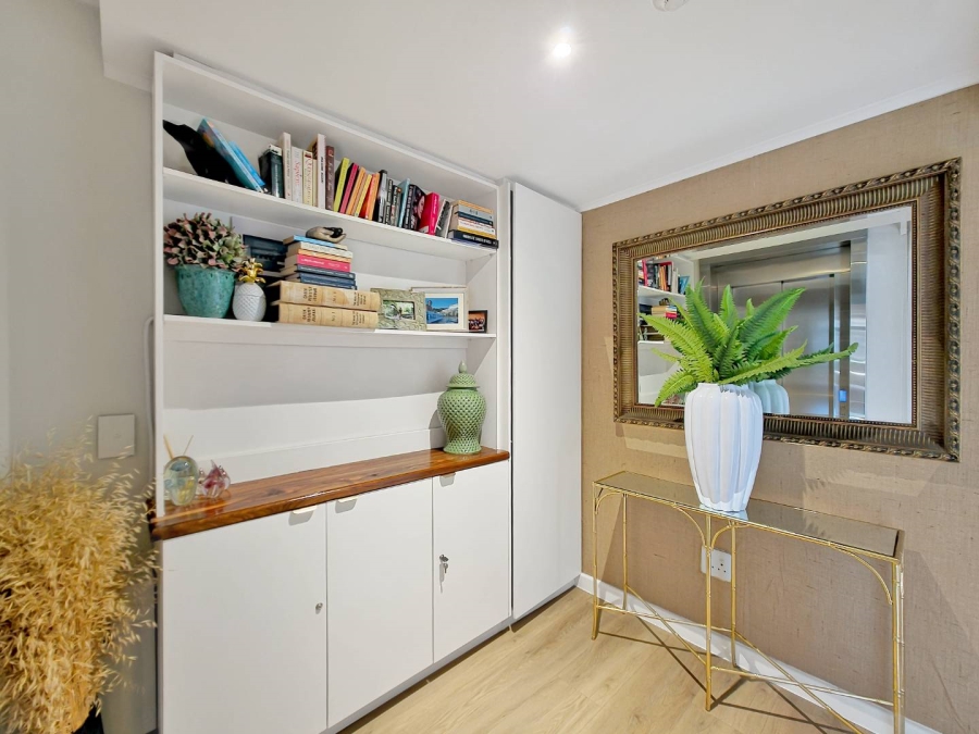 2 Bedroom Property for Sale in Fresnaye Western Cape